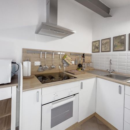 Realkasa Carro 7 Apartment Bologna Bagian luar foto