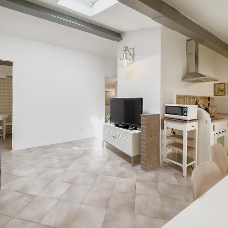 Realkasa Carro 7 Apartment Bologna Bagian luar foto