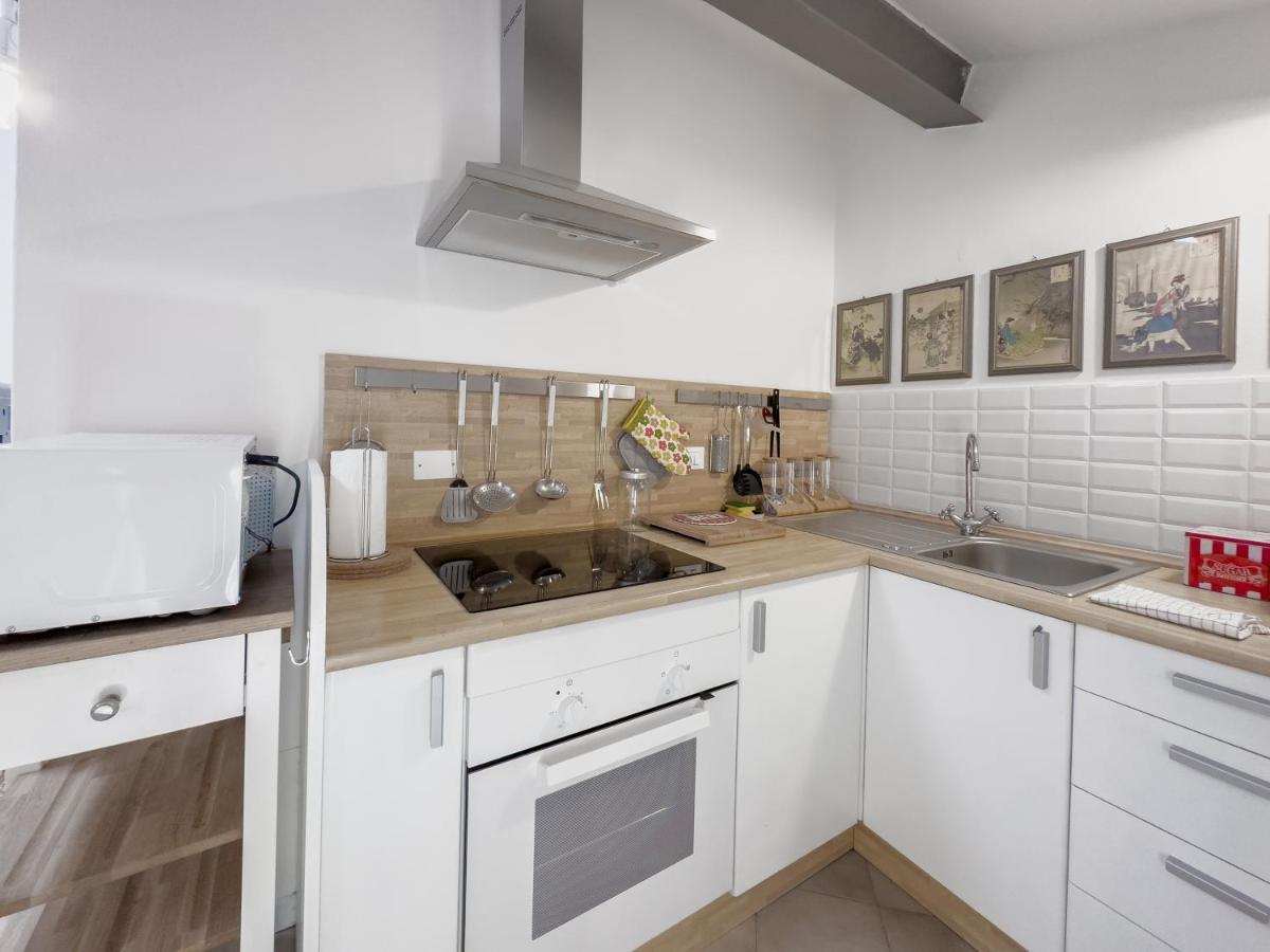 Realkasa Carro 7 Apartment Bologna Bagian luar foto