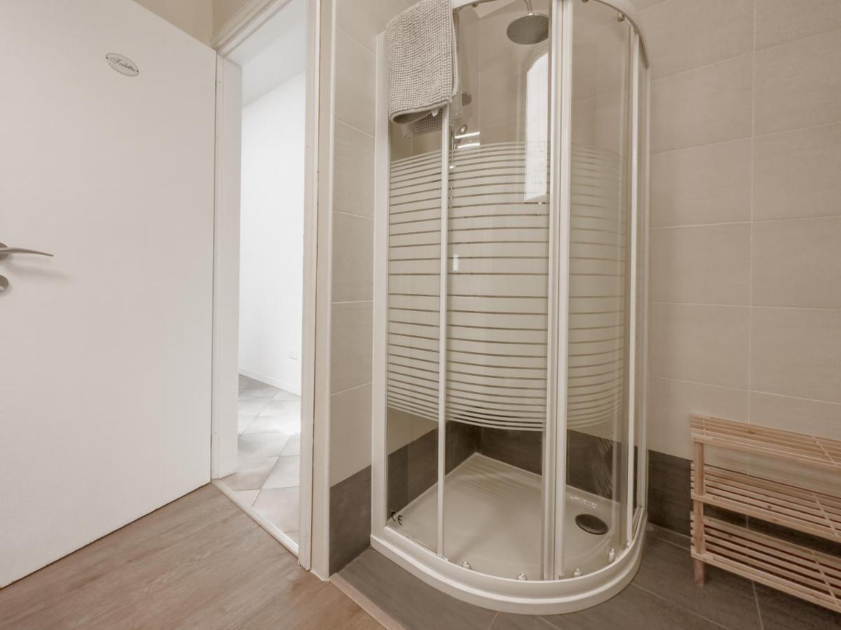 Realkasa Carro 7 Apartment Bologna Bagian luar foto